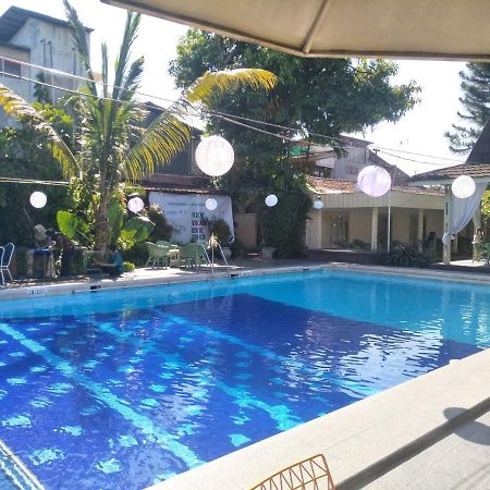 Hotel Grand Rosela Yogyakarta Exteriör bild