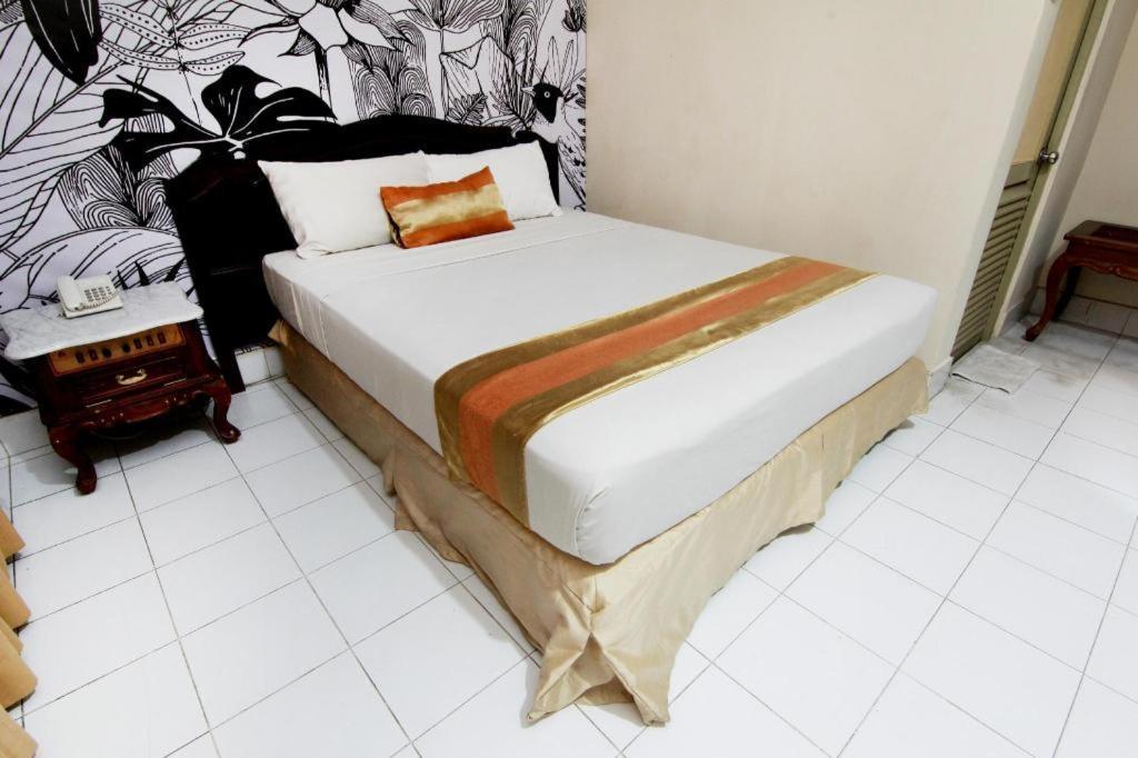 Hotel Grand Rosela Yogyakarta Exteriör bild
