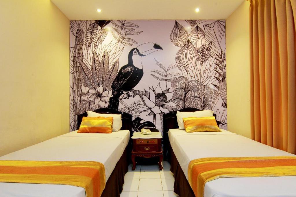 Hotel Grand Rosela Yogyakarta Exteriör bild