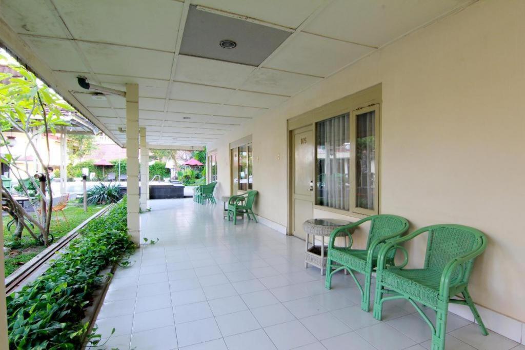 Hotel Grand Rosela Yogyakarta Exteriör bild