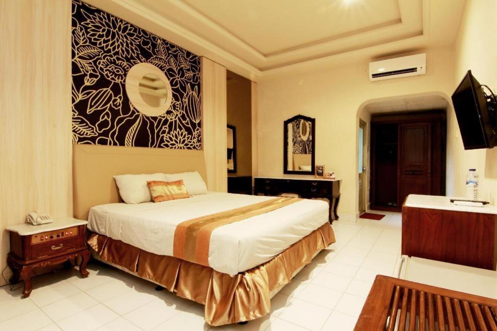 Hotel Grand Rosela Yogyakarta Exteriör bild