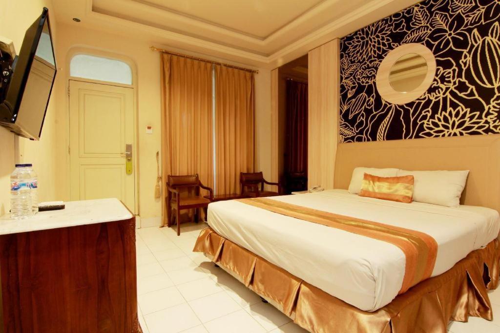 Hotel Grand Rosela Yogyakarta Exteriör bild