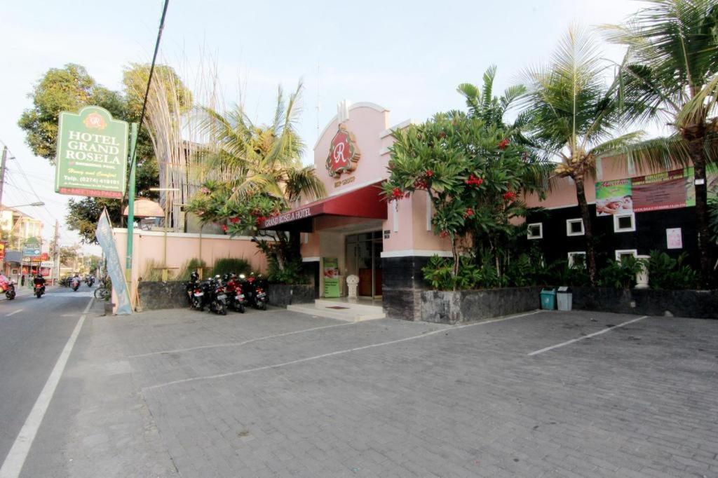 Hotel Grand Rosela Yogyakarta Exteriör bild