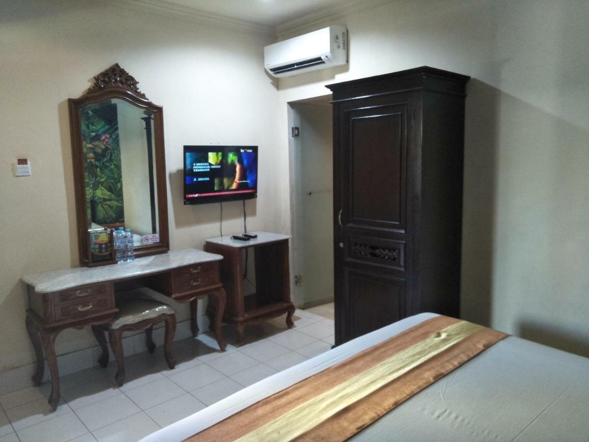 Hotel Grand Rosela Yogyakarta Exteriör bild