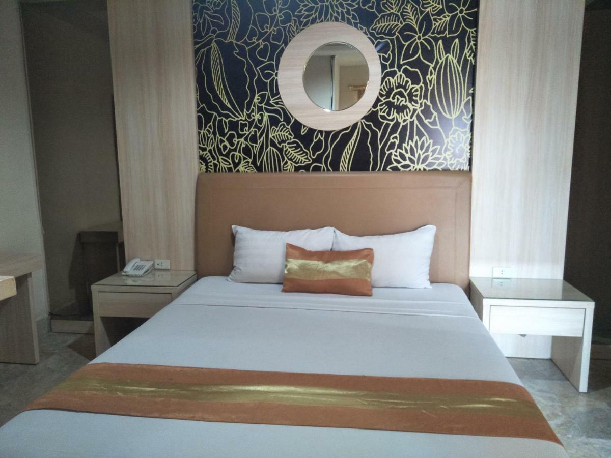 Hotel Grand Rosela Yogyakarta Exteriör bild