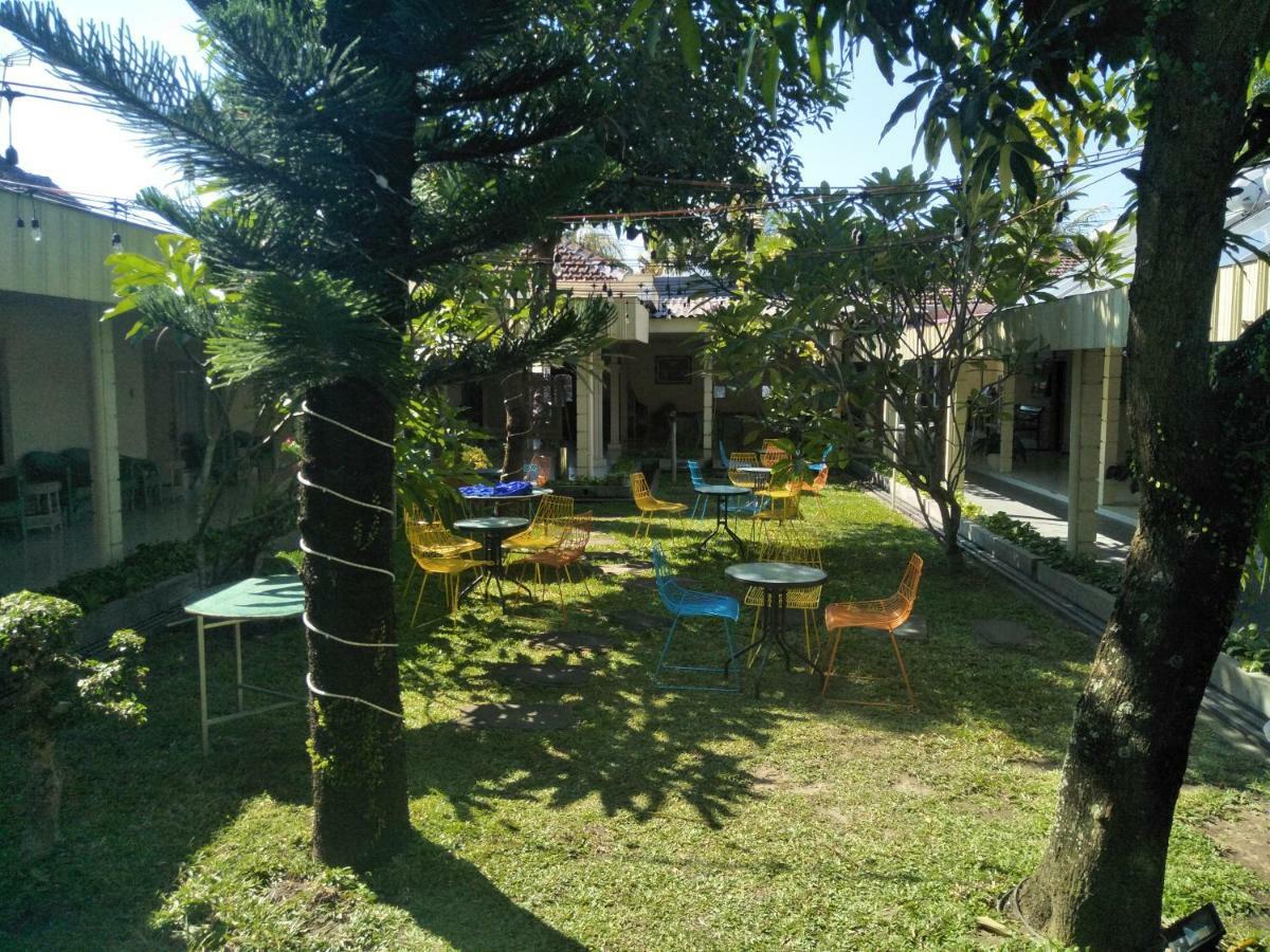 Hotel Grand Rosela Yogyakarta Exteriör bild