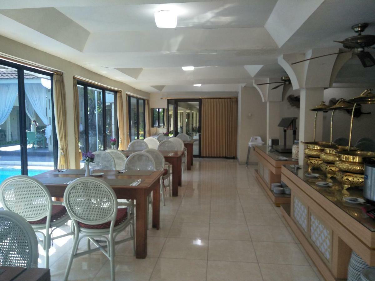 Hotel Grand Rosela Yogyakarta Exteriör bild