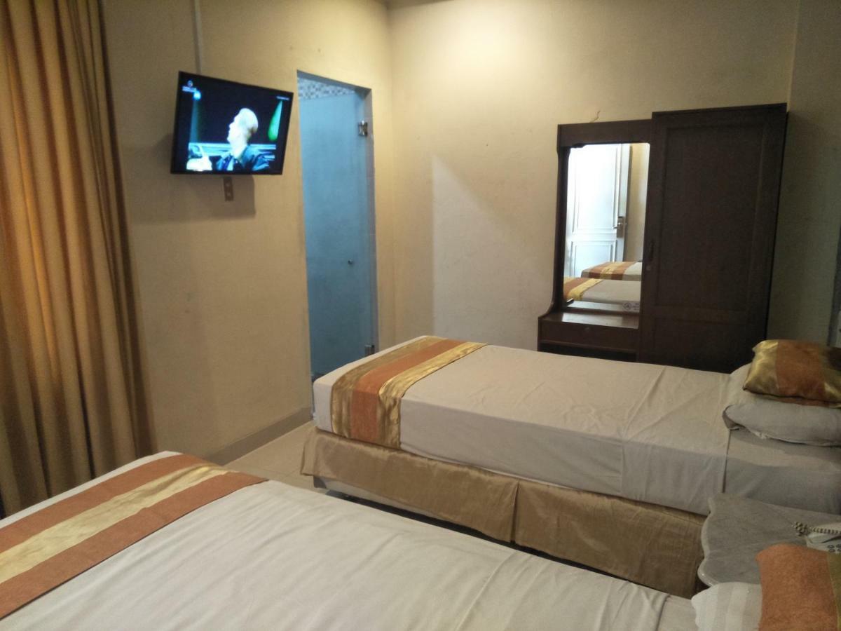 Hotel Grand Rosela Yogyakarta Exteriör bild