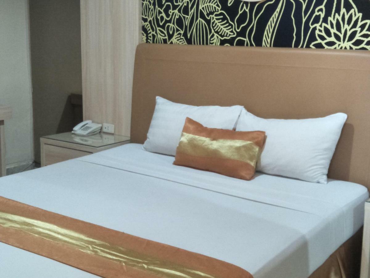 Hotel Grand Rosela Yogyakarta Exteriör bild