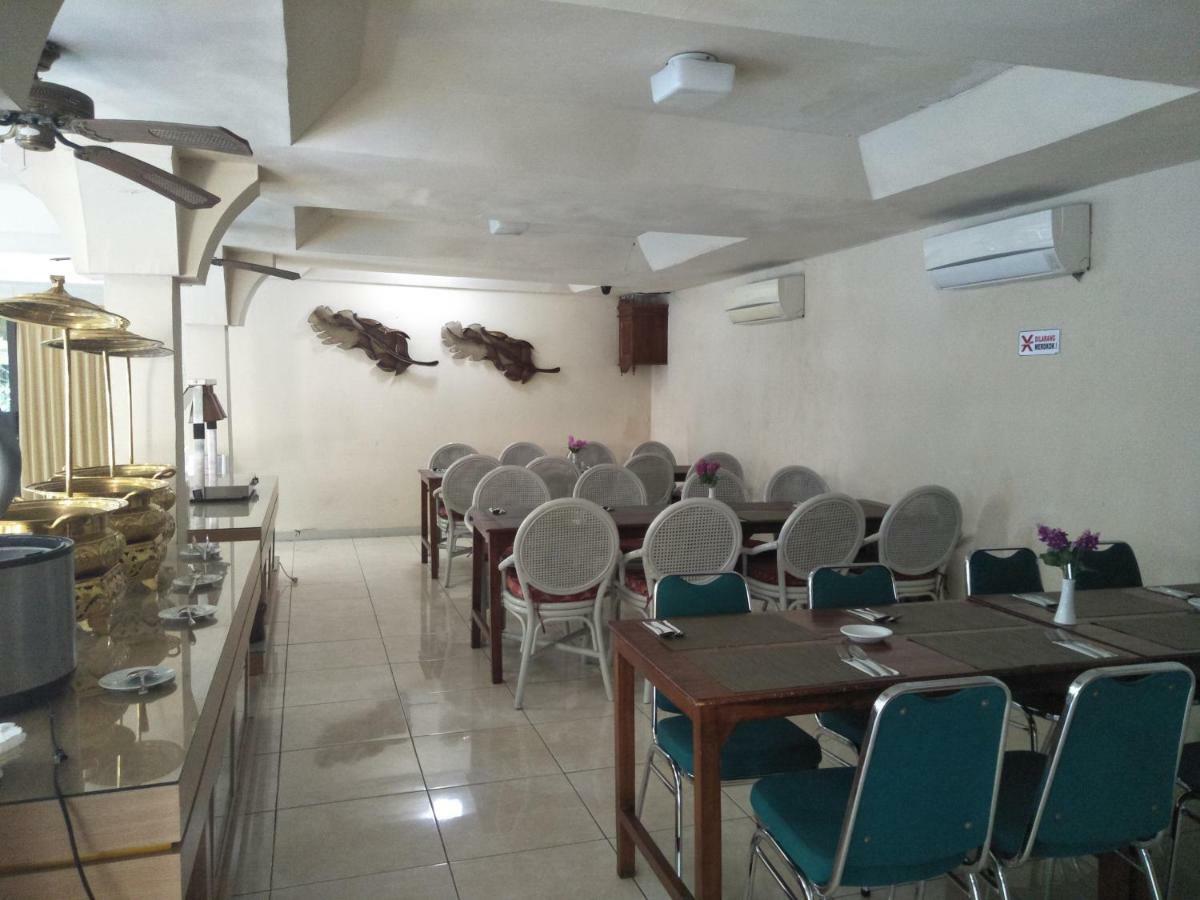 Hotel Grand Rosela Yogyakarta Exteriör bild