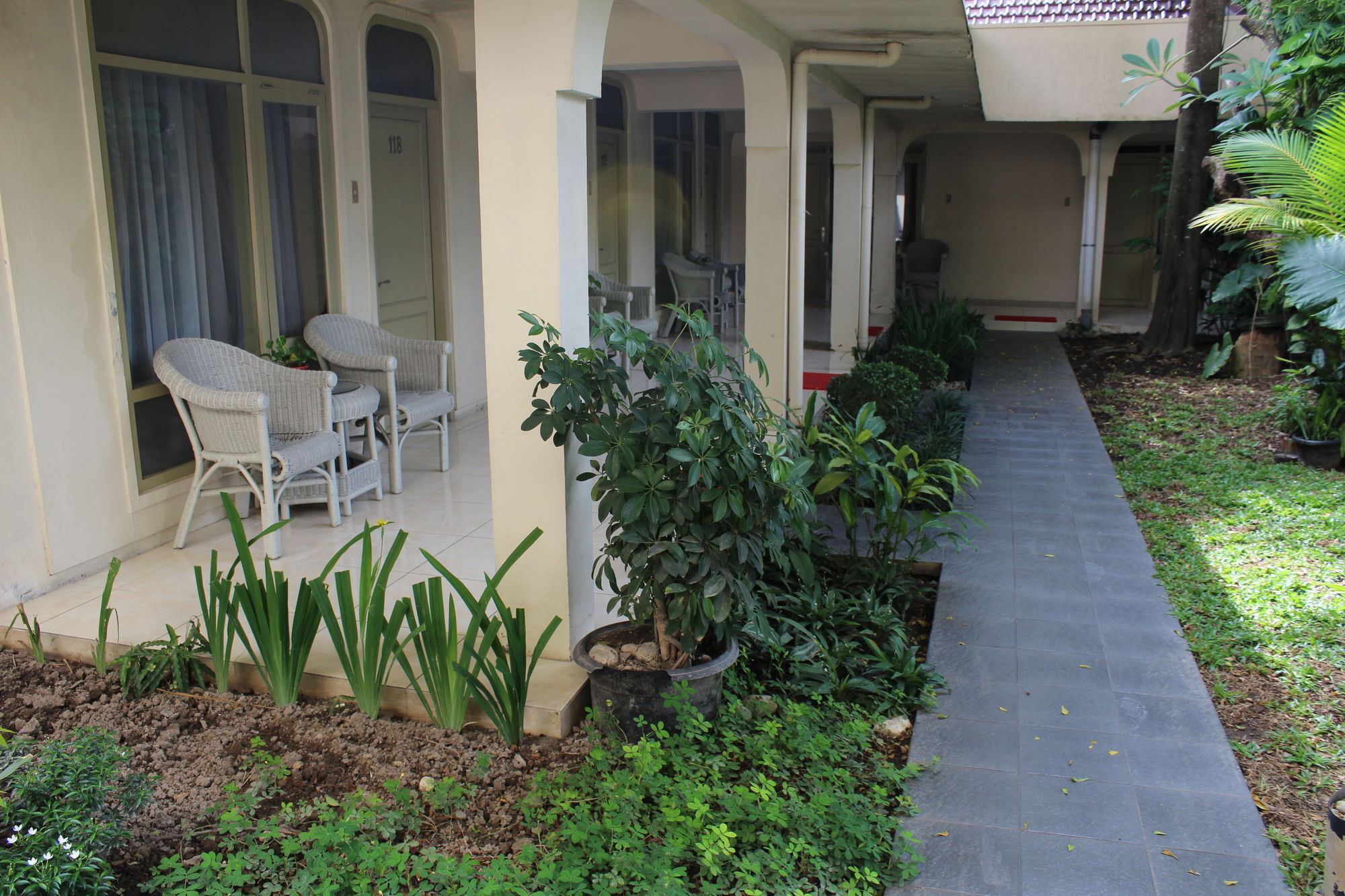 Hotel Grand Rosela Yogyakarta Exteriör bild