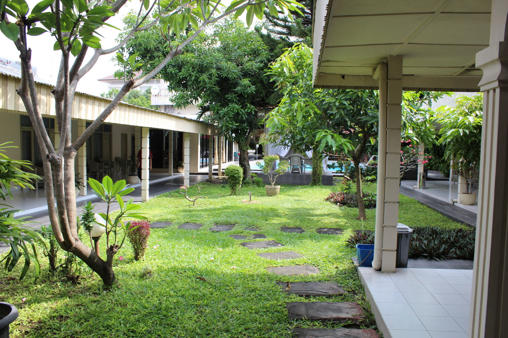 Hotel Grand Rosela Yogyakarta Exteriör bild