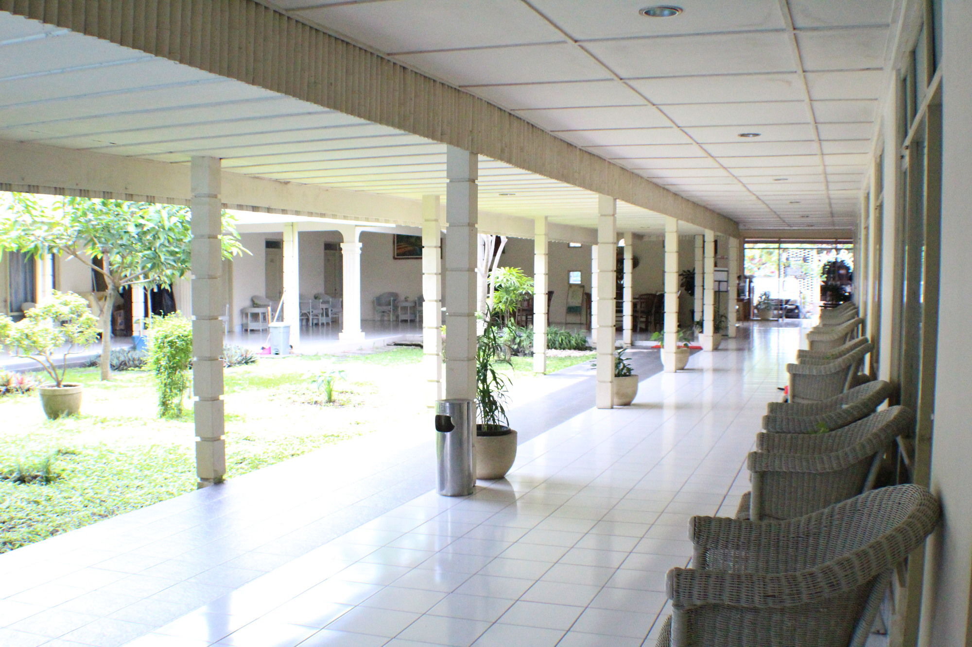 Hotel Grand Rosela Yogyakarta Exteriör bild